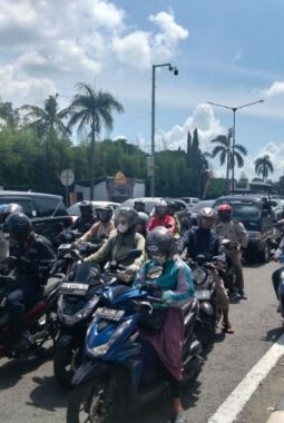 H-1 Lebaran, Arus Lalu Lintas di Prambanan Mulai Meningkat, Dishub Sleman: Masih Ramai Lancar